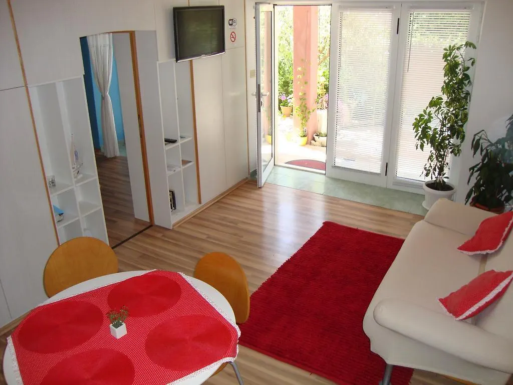 Apartment Nela And Vito Split
